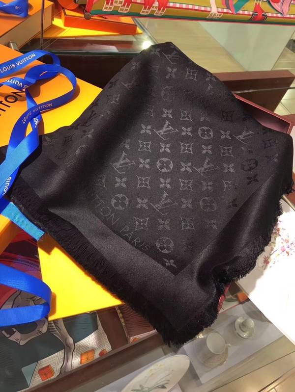 Louis Vuitton Scarf LVC00601